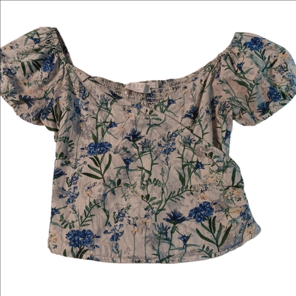 ASTR The Label Blue & Cream Floral Surplice Linen/Cotton Smocked Back Zip Top